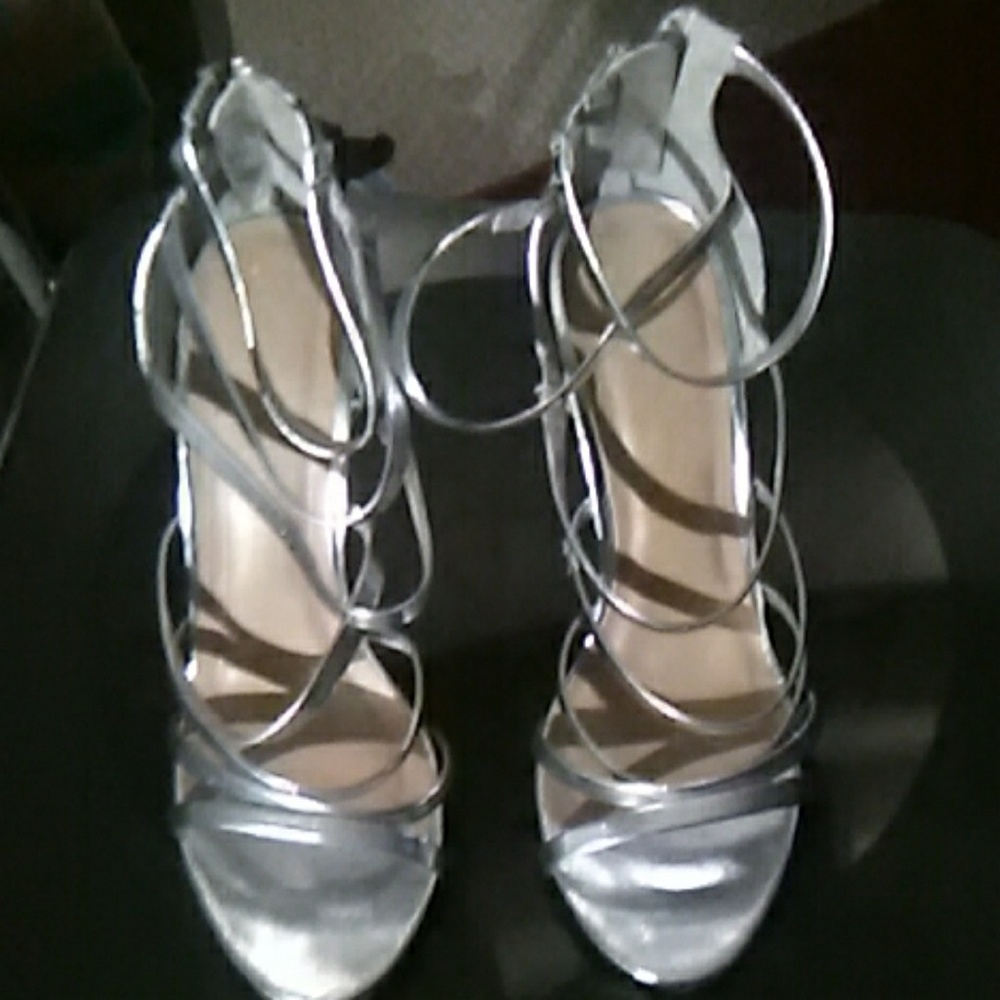 Shoes strappy silver